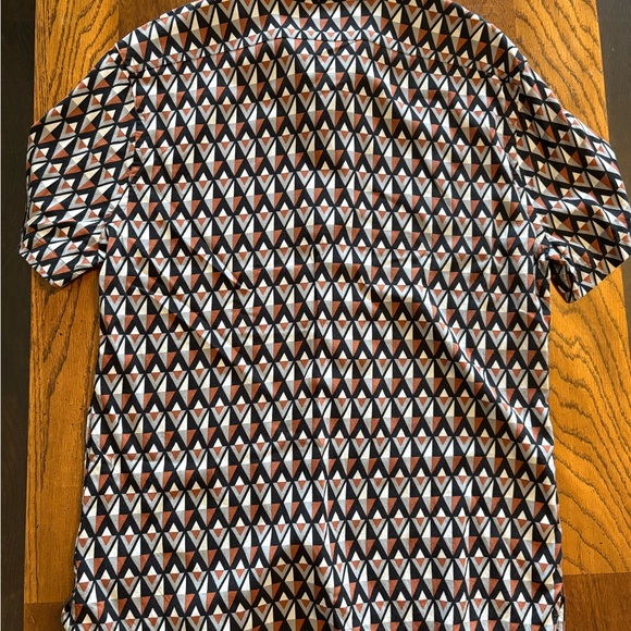 Express Multicolor Geometric Shirt - Picture 4 of 4